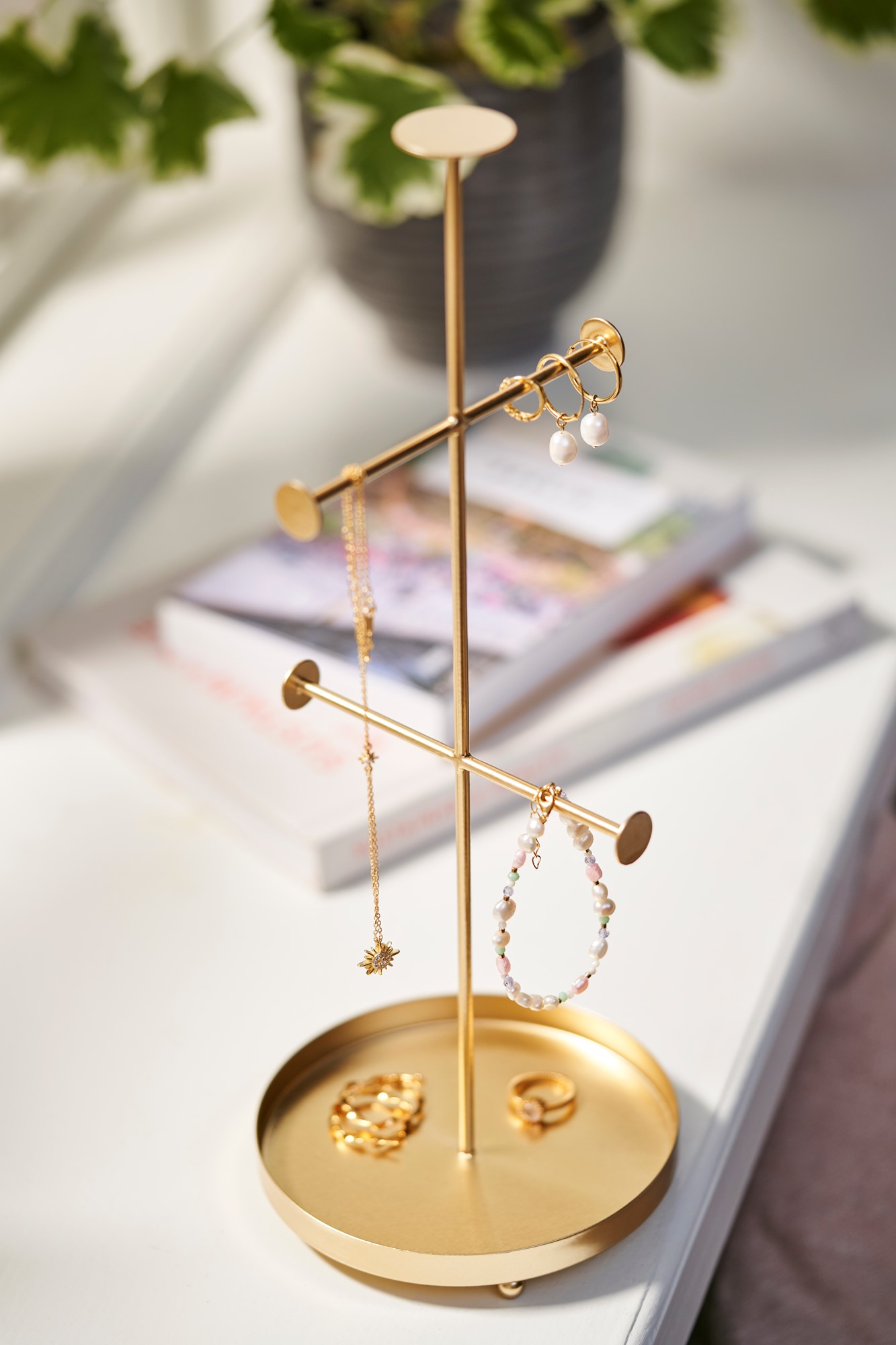 Jewellery holder Iron. 13 x 33 cm. Søstrene Grene