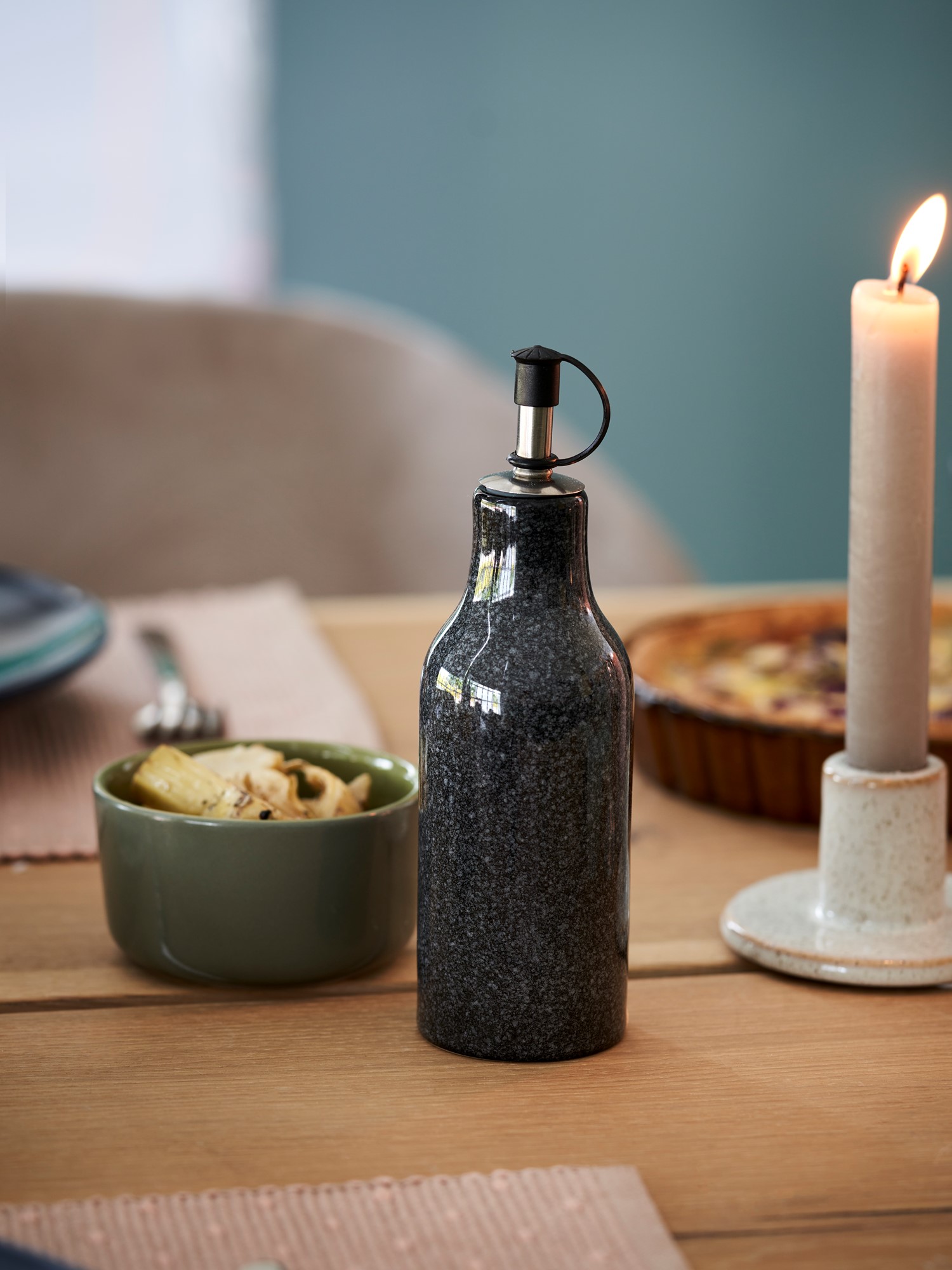 Oil bottle 180 ml Stoneware. 180 ml. Søstrene Grene