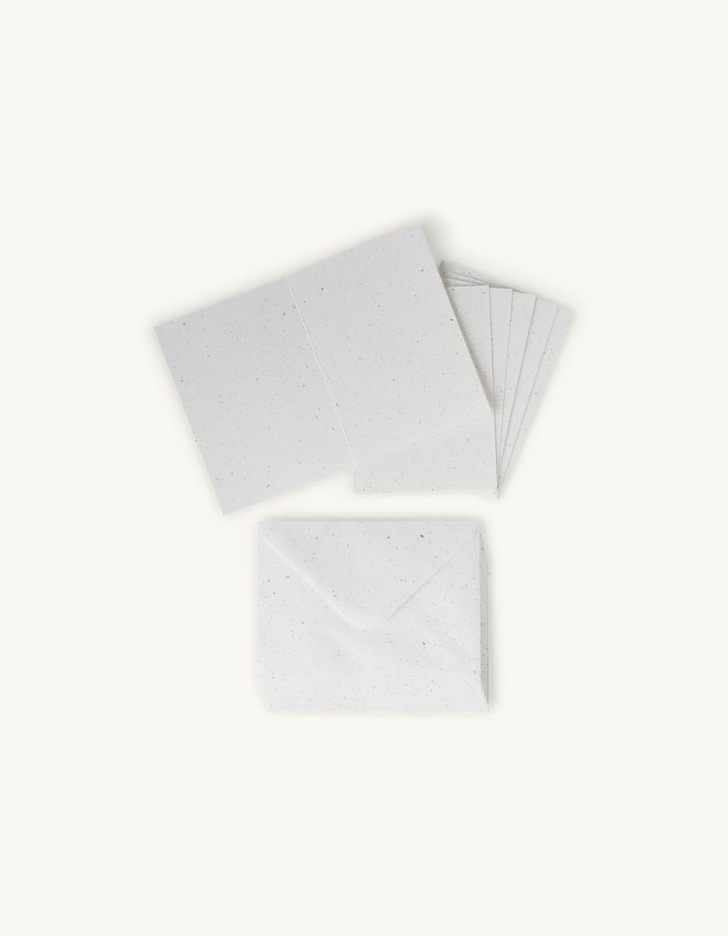 Kaarten met enveloppen | Papier. 15,2 x 10,8/16,2 x 11,5 cm. 220/120 6 Søstrene Grene