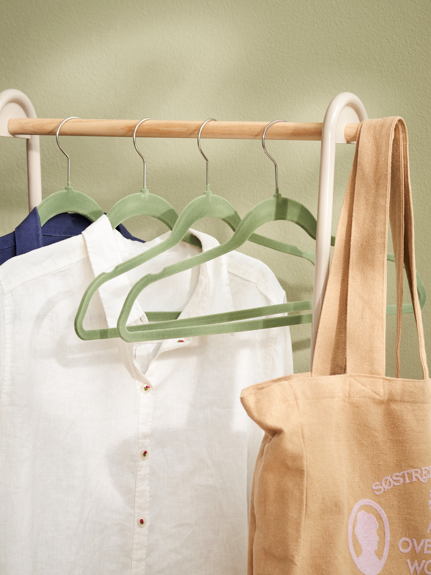 SOSTRENE GRENE Velour clothes hanger 5-pack | King's Cross