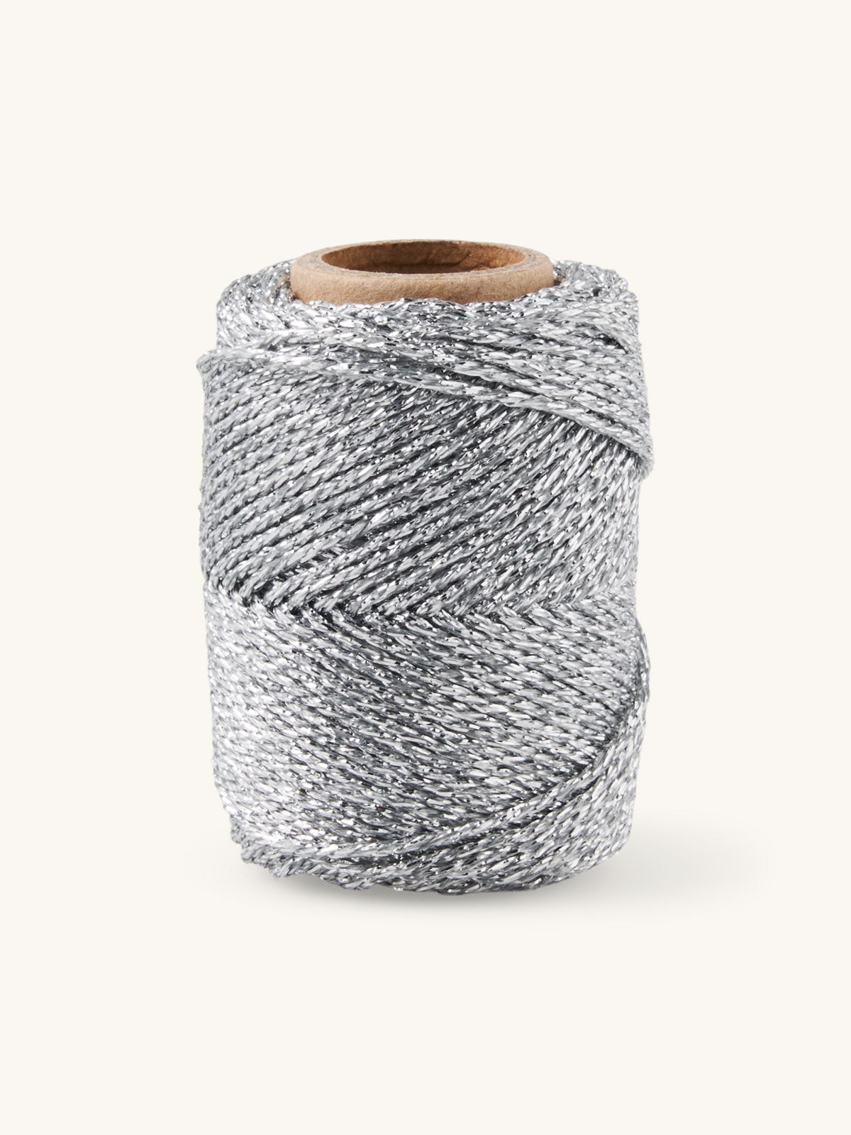 Metallisk tråd | Polyester. 2 mm x 27 m. | Silver