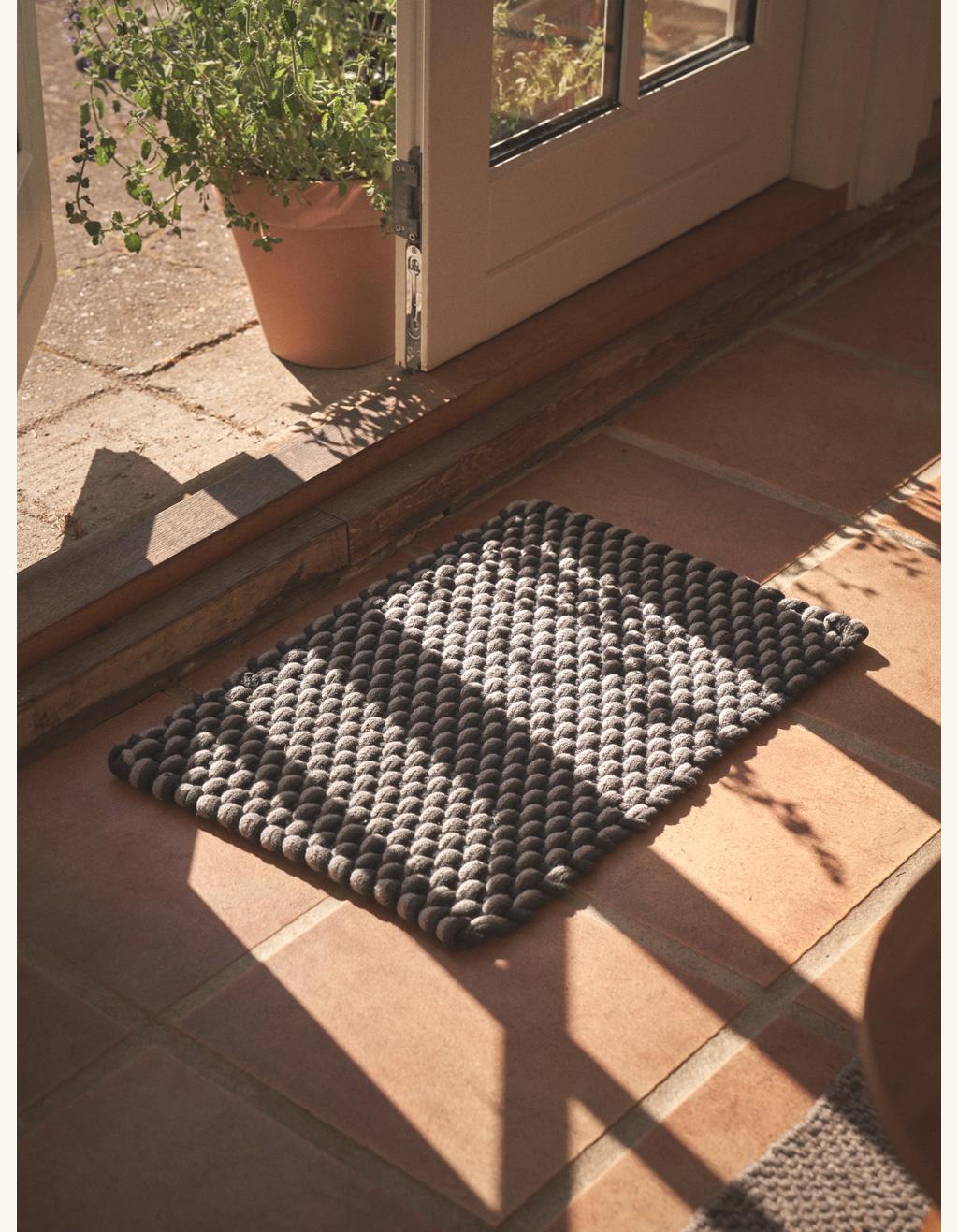 Rugs | Create warmth and ’hygge’ with rugs | Søstrene Grene