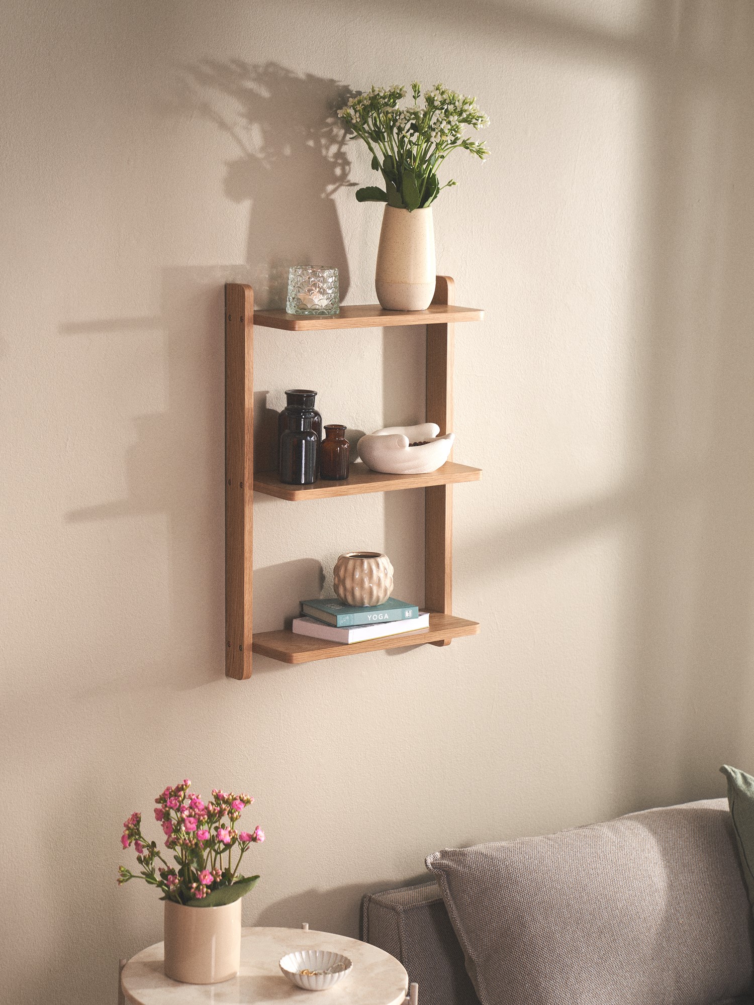 Væghylde | MDF med laminat, egetræ. 40 x 15 x 60 cm. | Medium Wood