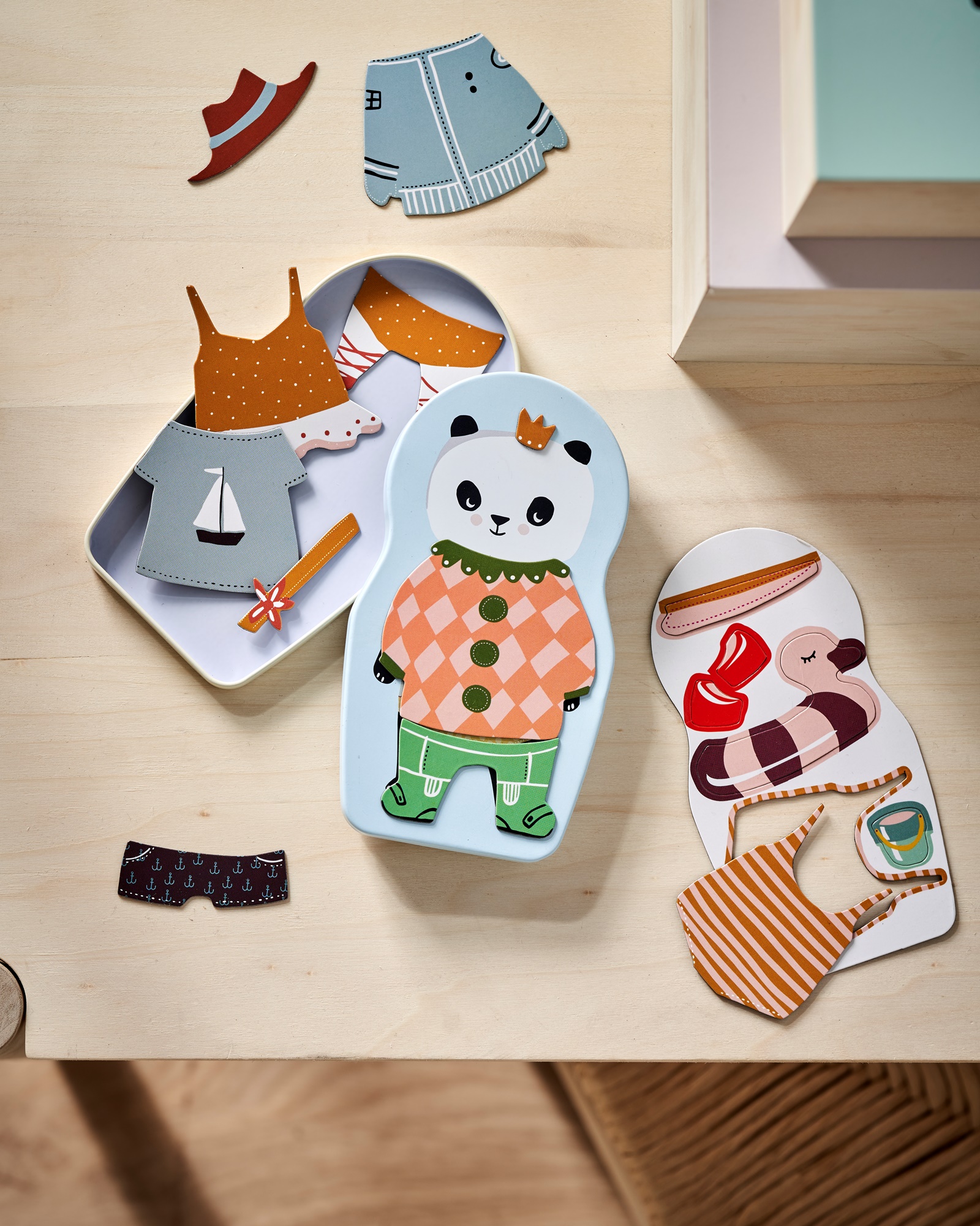 dressup doll Metal 12 outfits Søstrene Grene